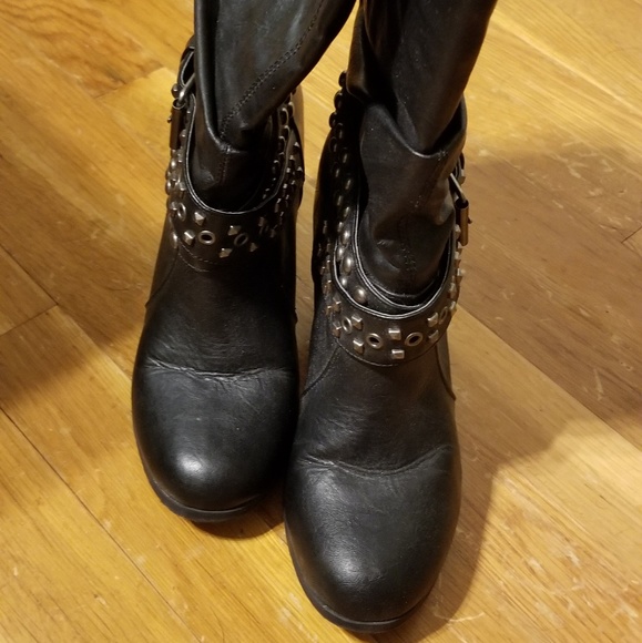 Candie's Boots - Picture 2 of 4